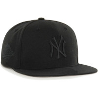 Adult Men's New York Yankees '47 Black on Black Sure Shot Captain Snapback Hat